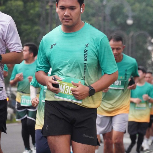 Race photo from BAUR RUN 2025