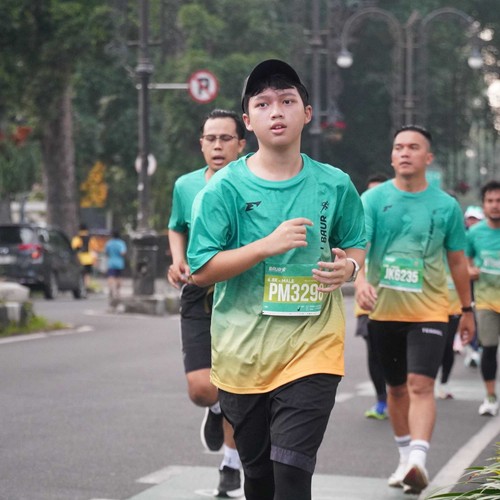 Race photo from BAUR RUN 2025