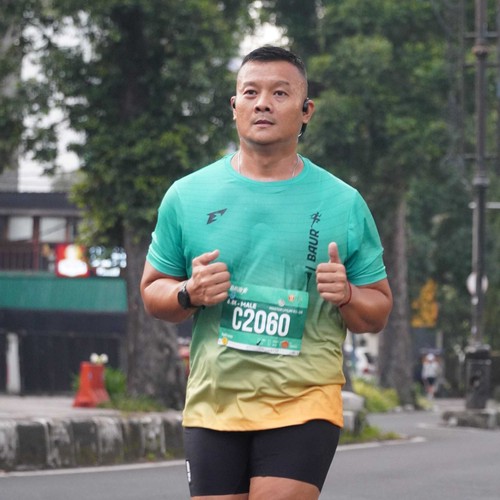 Race photo from BAUR RUN 2025