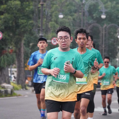 Race photo from BAUR RUN 2025