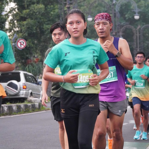 Race photo from BAUR RUN 2025