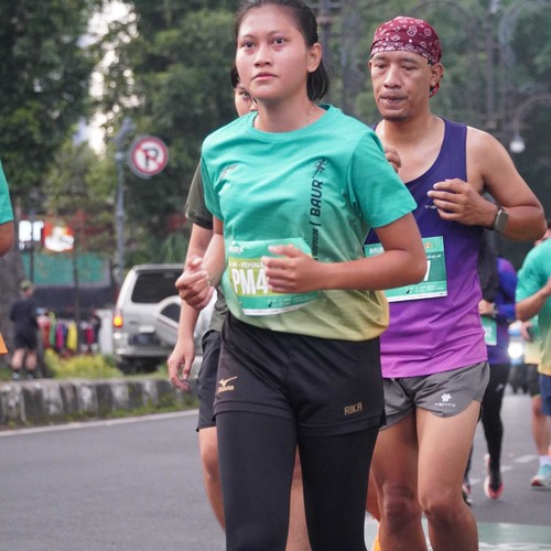 Race photo from BAUR RUN 2025