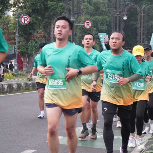Race photo from BAUR RUN 2025