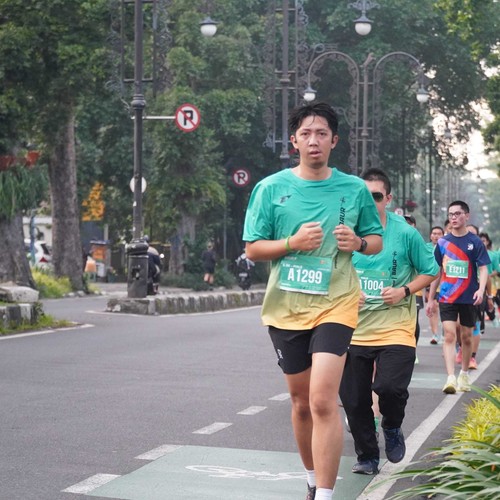 Race photo from BAUR RUN 2025