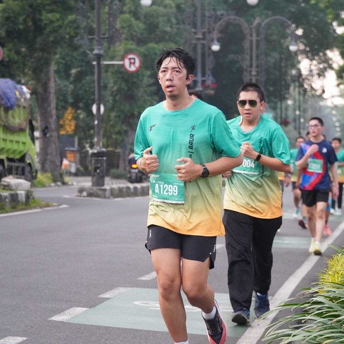Race photo from BAUR RUN 2025