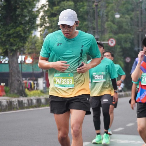 Race photo from BAUR RUN 2025