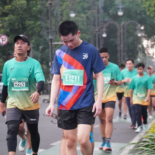 Race photo from BAUR RUN 2025