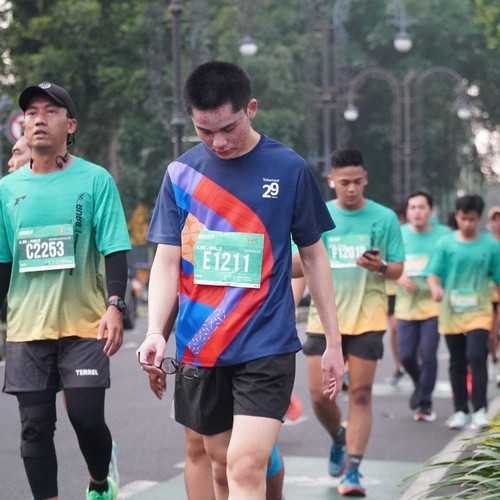 Race photo from BAUR RUN 2025