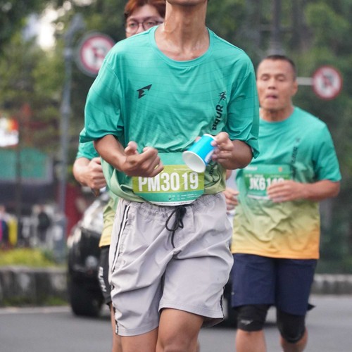 Race photo from BAUR RUN 2025