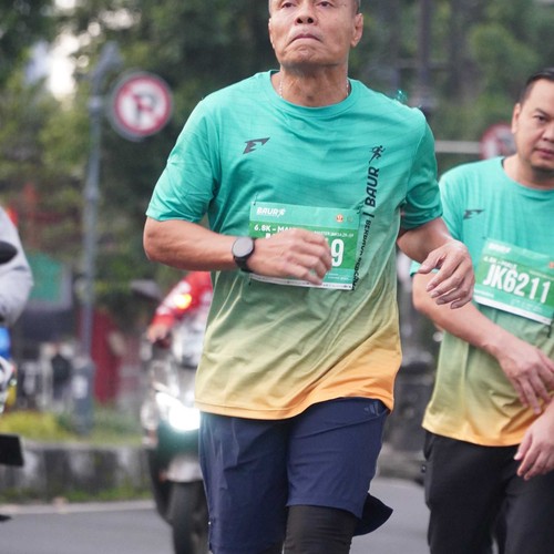Race photo from BAUR RUN 2025