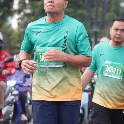 Race photo from BAUR RUN 2025