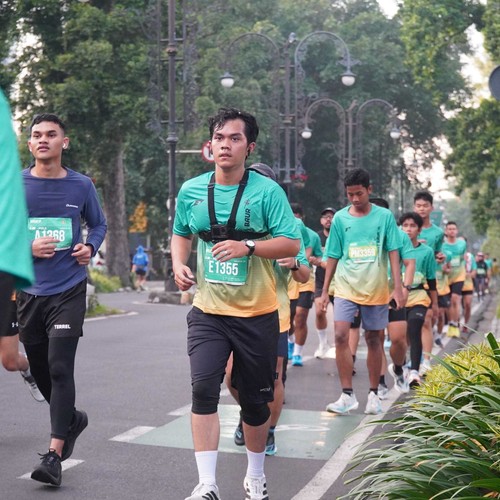 Race photo from BAUR RUN 2025