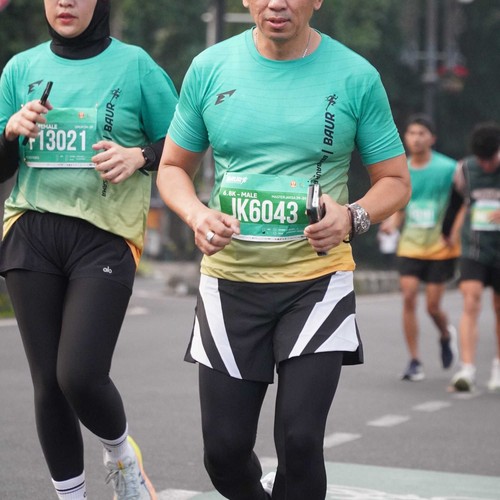 Race photo from BAUR RUN 2025