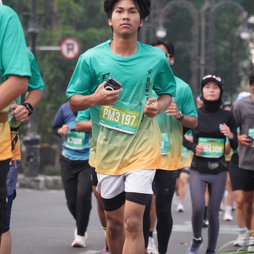 Race photo from BAUR RUN 2025