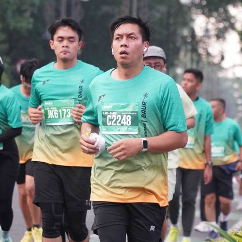 Race photo from BAUR RUN 2025