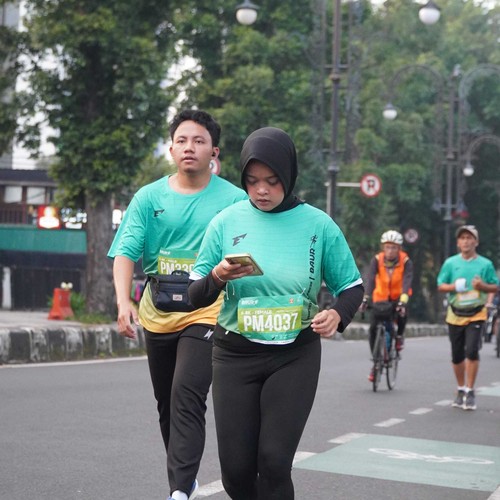 Race photo from BAUR RUN 2025
