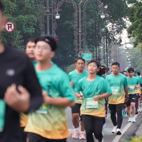 Race photo from BAUR RUN 2025
