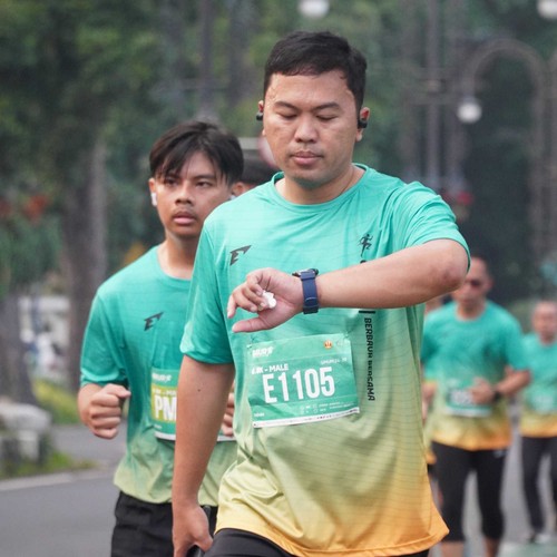 Race photo from BAUR RUN 2025