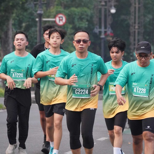 Race photo from BAUR RUN 2025