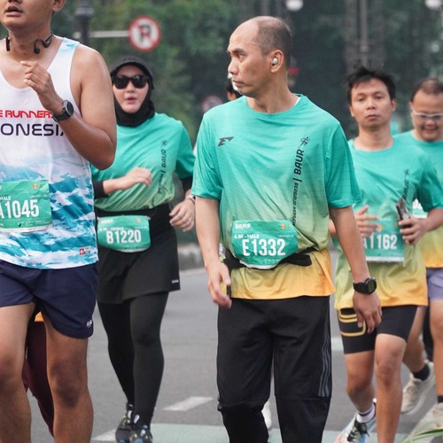 Race photo from BAUR RUN 2025