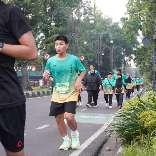 Race photo from BAUR RUN 2025