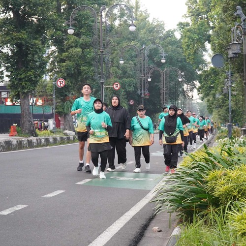 Race photo from BAUR RUN 2025