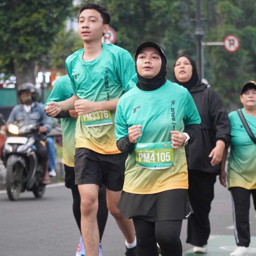 Race photo from BAUR RUN 2025