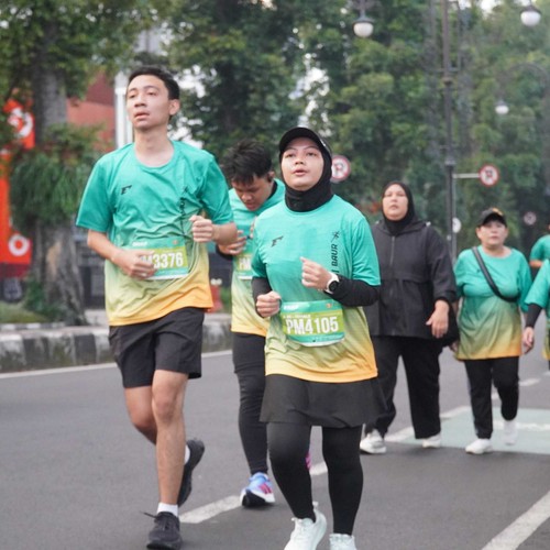 Race photo from BAUR RUN 2025