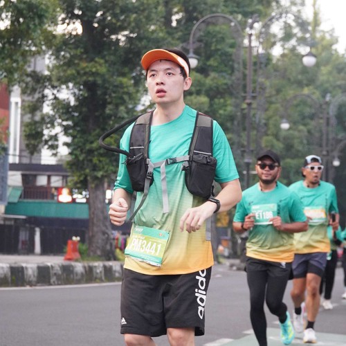Race photo from BAUR RUN 2025
