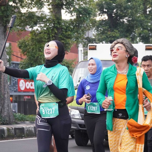 Race photo from BAUR RUN 2025