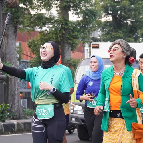 Race photo from BAUR RUN 2025