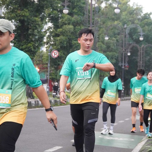 Race photo from BAUR RUN 2025