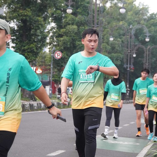 Race photo from BAUR RUN 2025