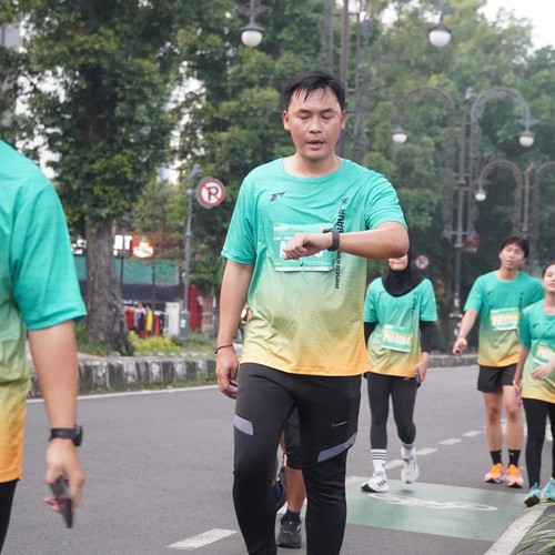 Race photo from BAUR RUN 2025