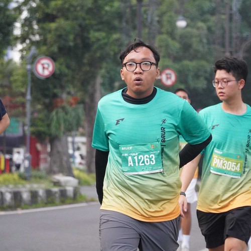 Race photo from BAUR RUN 2025
