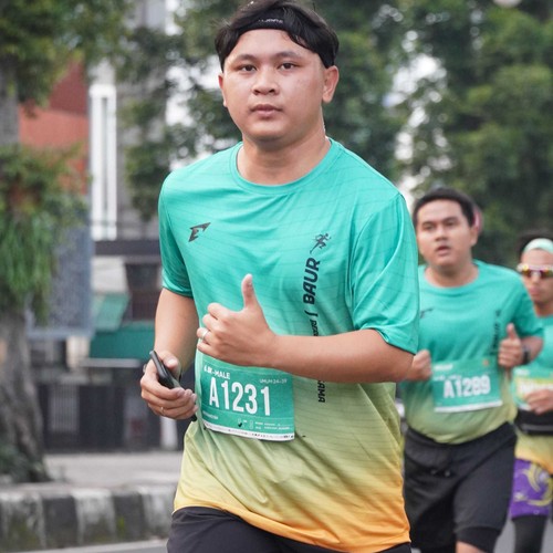Race photo from BAUR RUN 2025