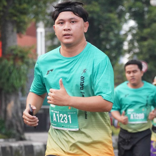 Race photo from BAUR RUN 2025