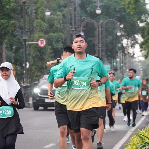 Race photo from BAUR RUN 2025