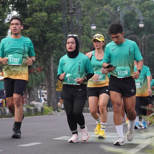 Race photo from BAUR RUN 2025
