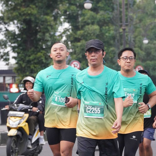 Race photo from BAUR RUN 2025