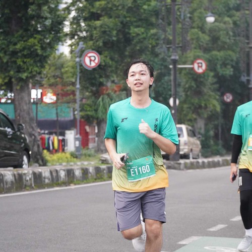 Race photo from BAUR RUN 2025