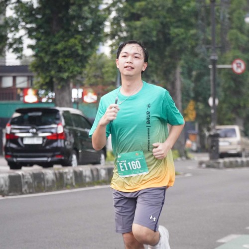 Race photo from BAUR RUN 2025