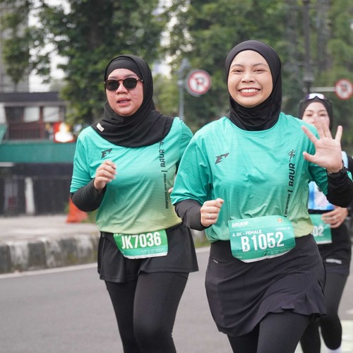 Race photo from BAUR RUN 2025