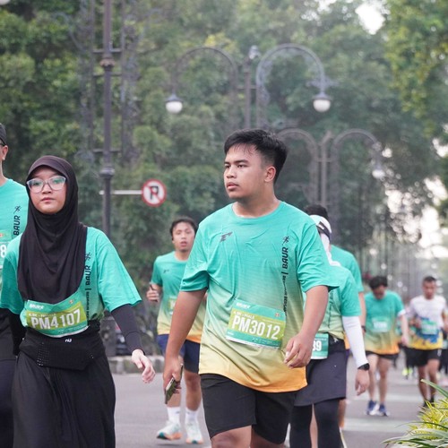 Race photo from BAUR RUN 2025