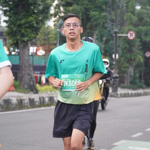 Race photo from BAUR RUN 2025