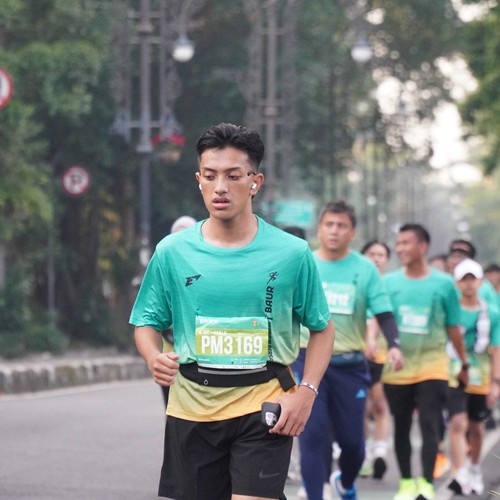 Race photo from BAUR RUN 2025