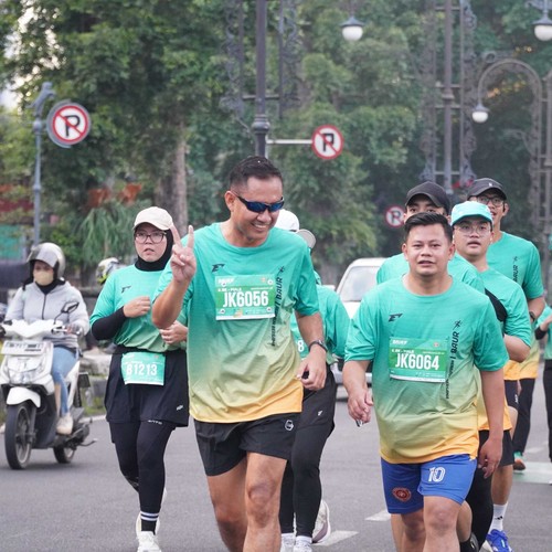 Race photo from BAUR RUN 2025