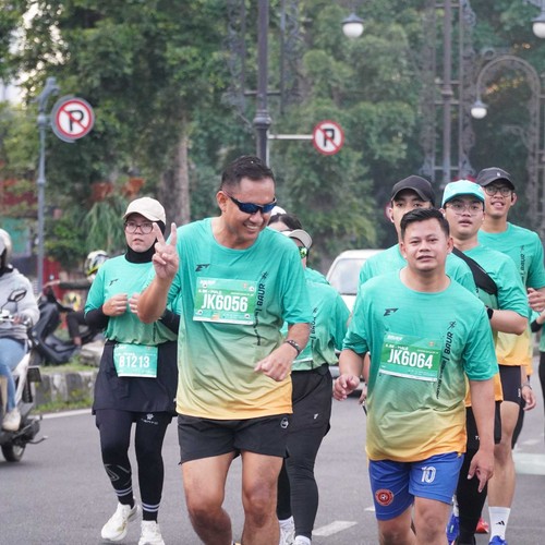 Race photo from BAUR RUN 2025