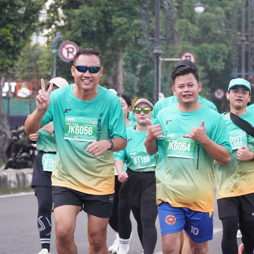 Race photo from BAUR RUN 2025