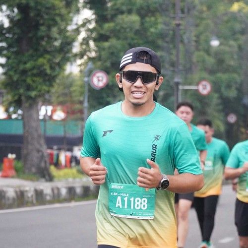 Race photo from BAUR RUN 2025